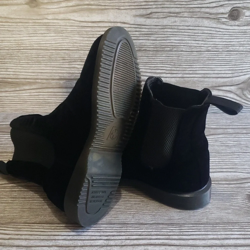 Dr. Martens Floren 6 black velvet Chealse boots for woman
